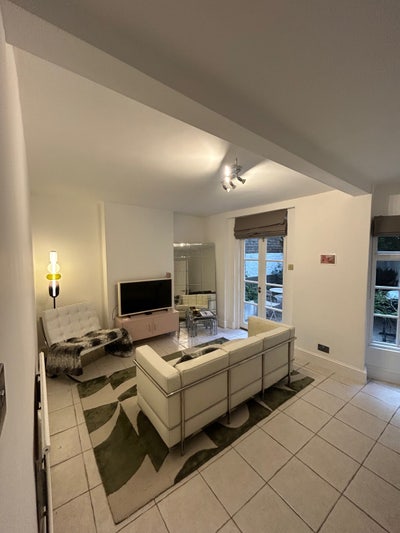 Short Stay - Basement Flat Pimlico  Main Photo