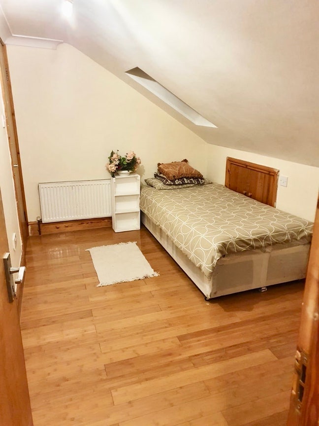 Loft Double Room Ensuite - Own Kitchenette Main Photo