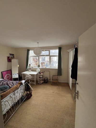1 double room in East London Main Photo