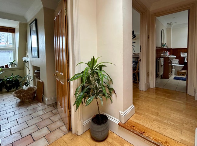 Double room in large 2bed, Bethnal Grn/Shoreditch  Main Photo