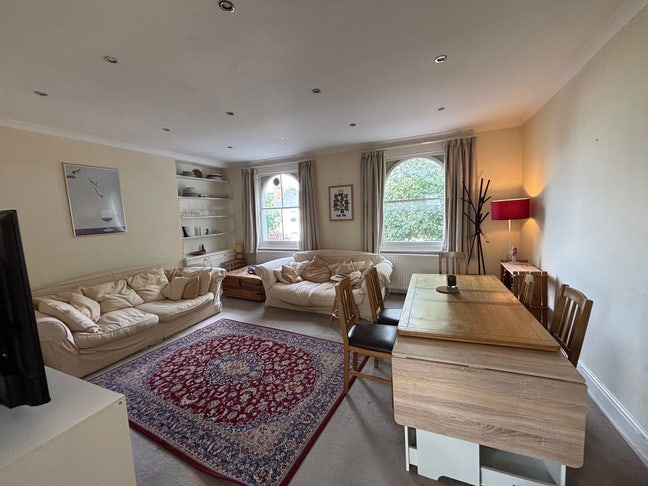 Double room in spacious 2 bed flat in Hammersmith Main Photo