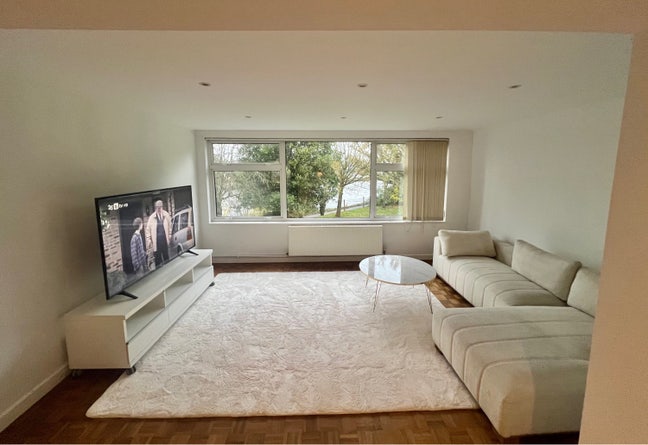 Double room in a Flat with a RIVER VIEW(Brand new) Main Photo