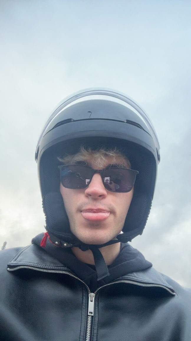 22, professional male Main Photo