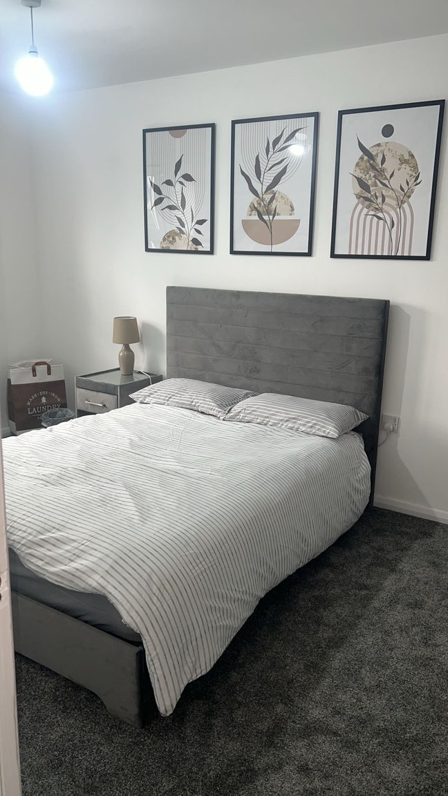 En-suite available short stay  Main Photo