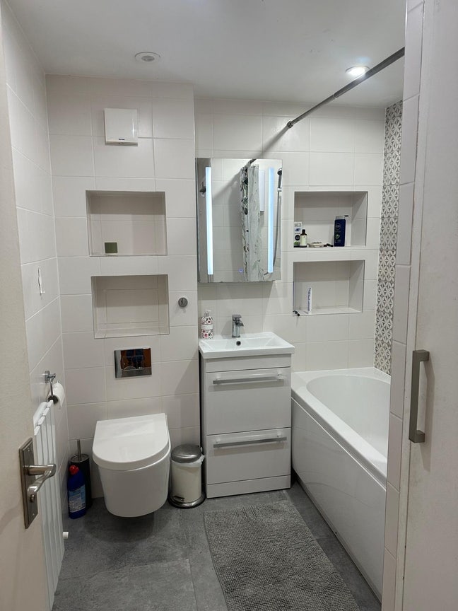  Big size bedroom to rent in canningtown Main Photo