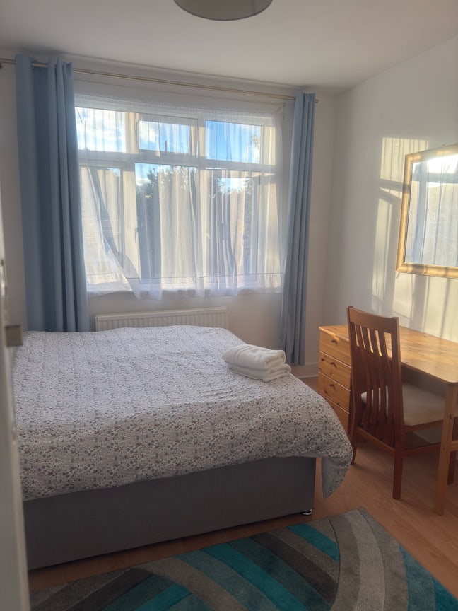 Spacious double room in Tottenham  Main Photo