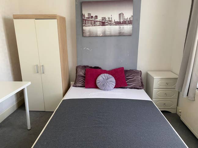 Lovely Room in Bounds Green Main Photo