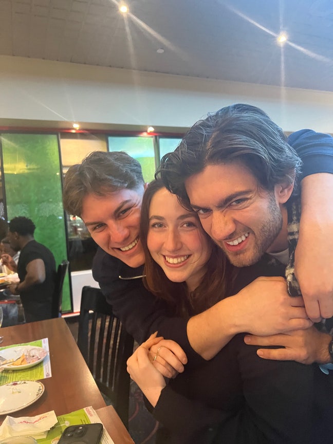 3 Canadian Educators looking for rooms Main Photo