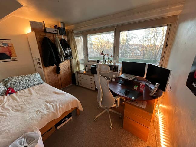 Large Comfy Room with Bills & Wi-Fi inclusive Main Photo
