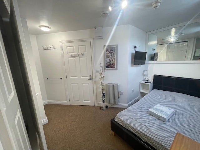 *Full En-Suite Room* All Bills inc * Evesham Town  Main Photo