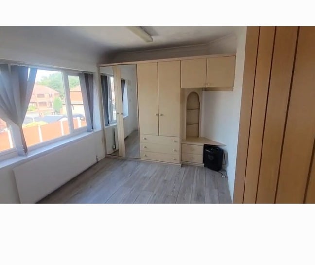 One double bedroom available in a house in OL9 Main Photo