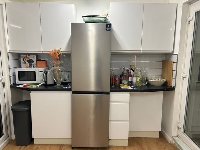 2 Bedroom Flat - Borehamwood -  Main Photo