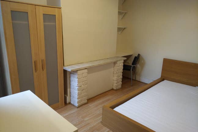 Beautiful Double Room 8 Mins from Wimbledon Centre Main Photo