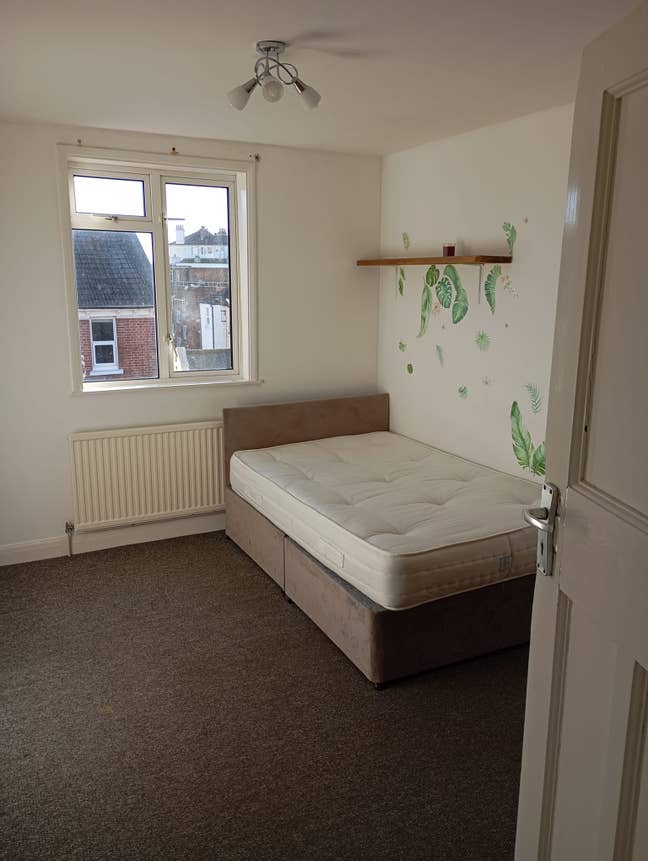 Double room near the Pier in Eastbourne  Main Photo