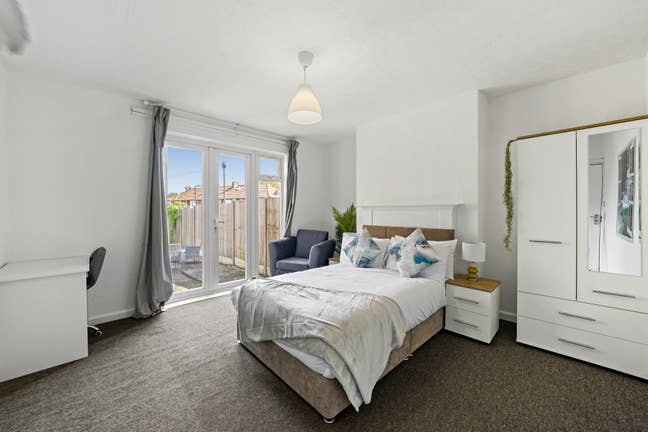 Acton 72 - Beautiful Home & Garden *Reduced Rent* Main Photo