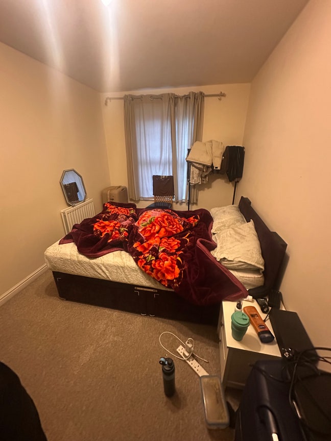 Double Bedroom For single person or Couples  Main Photo