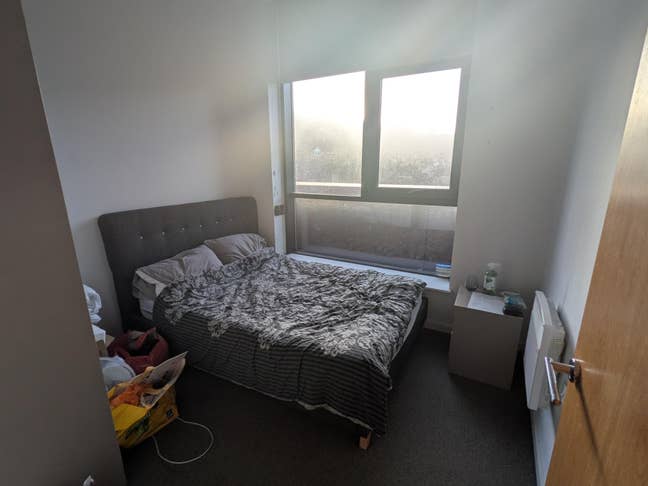 Double room in shared 2-bed city centre apartment Main Photo