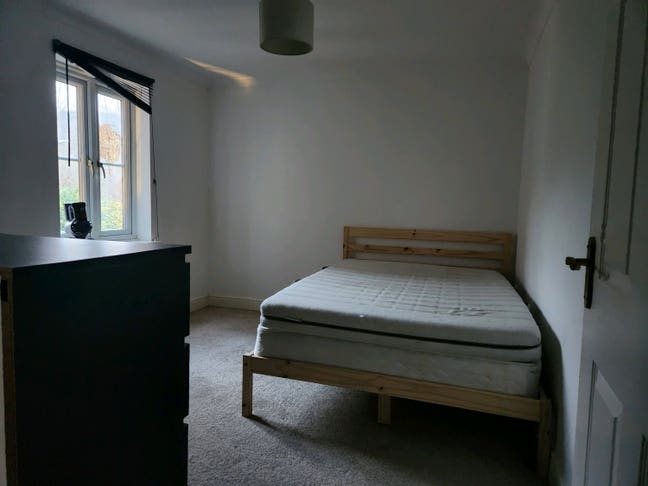 Beautiful Apartment in Gravesend  Main Photo