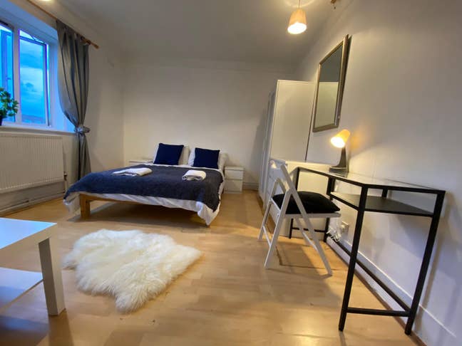 🌿 Room with Easy City Access | Pattison House 🌿 Main Photo