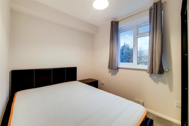 Single room in a 2 bed apartment- West Ham Main Photo