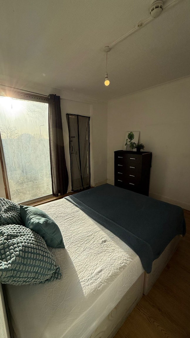 Cricklewood-Kilburn-Amazing Double Great Location Main Photo