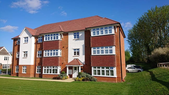 Whitbread Court, Rainham. Main Photo