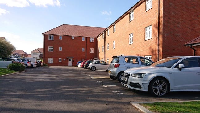 Whitbread Court, Rainham. Main Photo