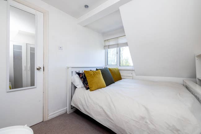Bright Double Room | All Bills Inc| Greenwich SE10 Main Photo