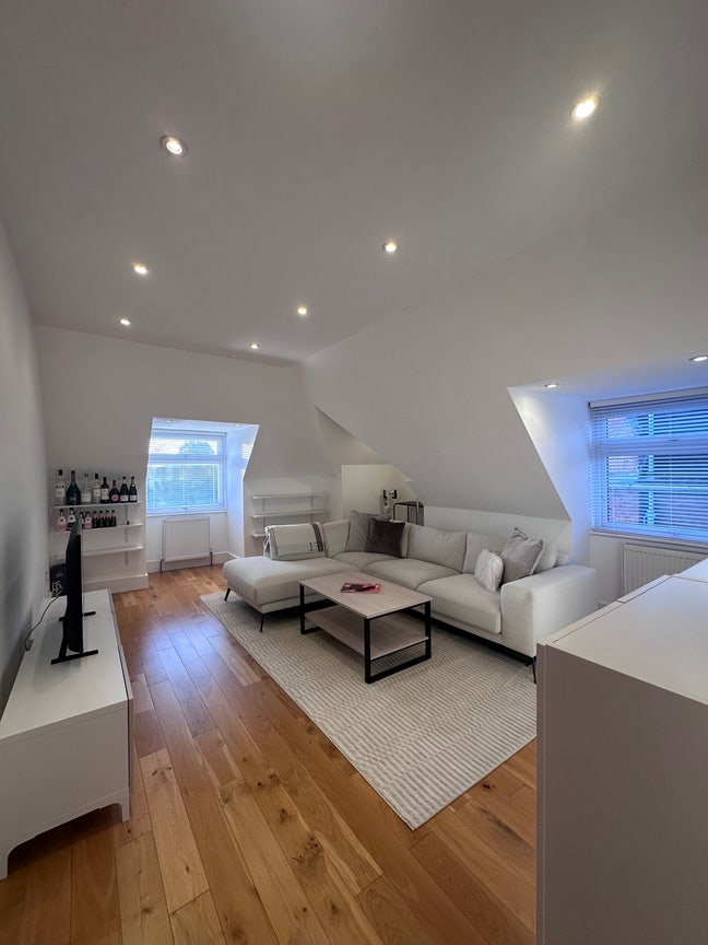 Room in Newly Renovated SW 2 Bed Main Photo