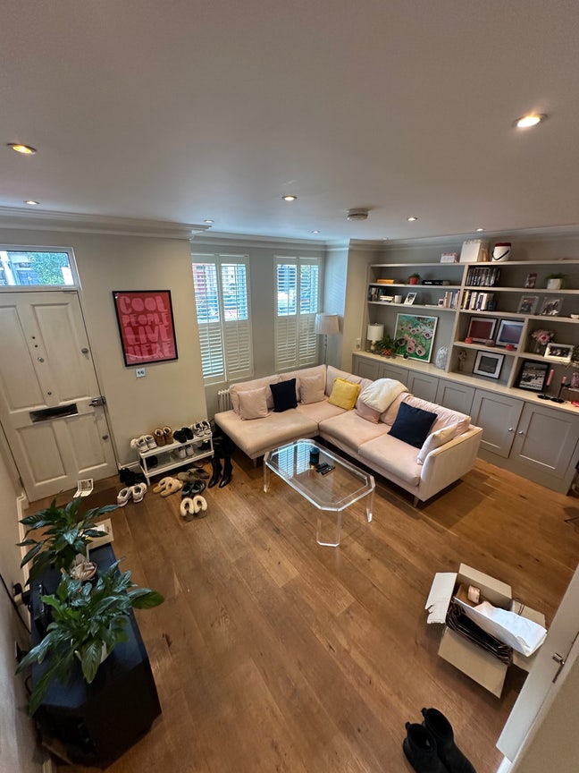 Spacious Double Room for rent - West London Main Photo