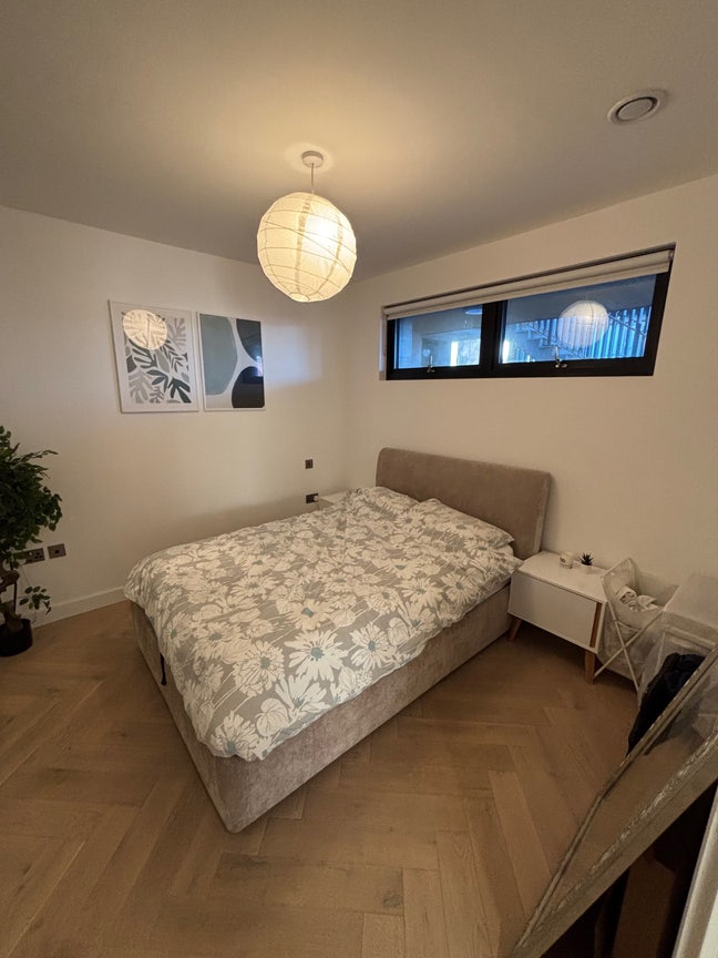 Double Room + Bills Included / Short Term Main Photo