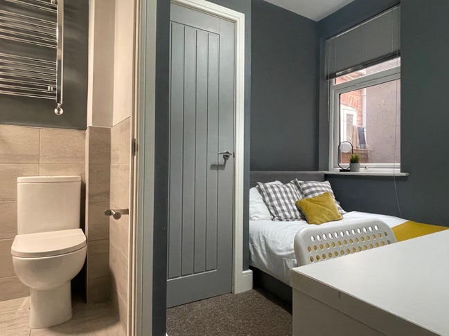 CV1 Double En-Suite - Welland Road Main Photo