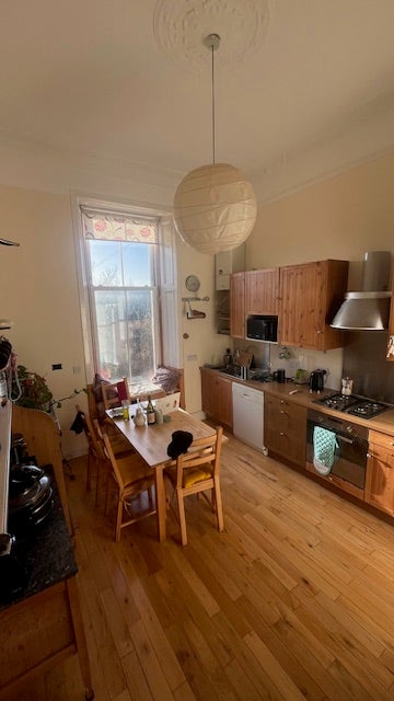 Room in 3 Bedroom Flat in Kelvinbridge  Main Photo