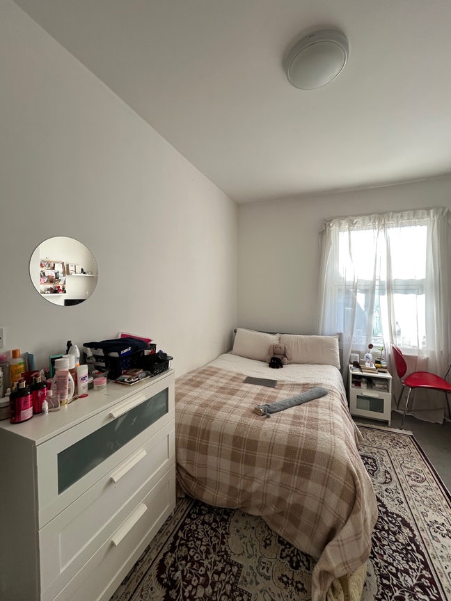 Spacious and bright double room✨ Main Photo