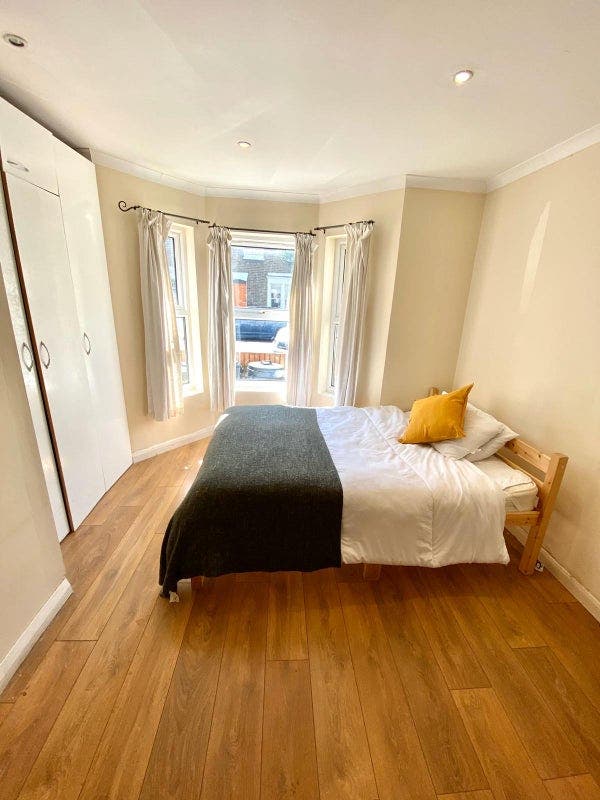 Nine Elms double for single occupancy  Main Photo