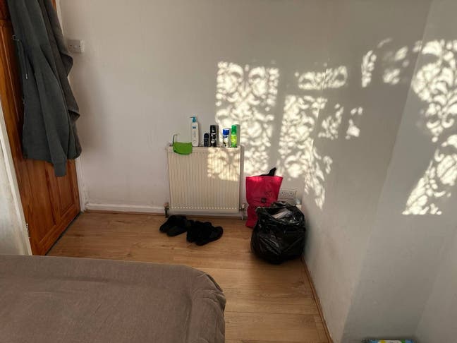 Double room for rent in EN3 Main Photo