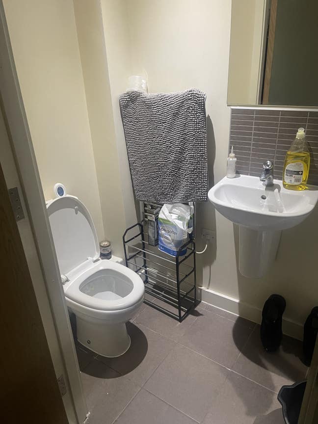 Ensuit on London Road  Main Photo