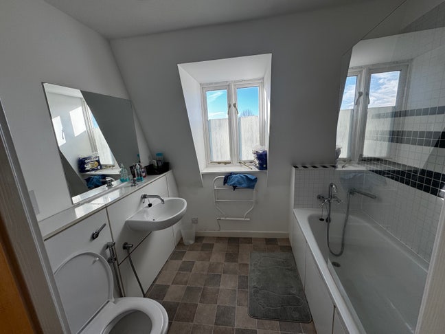 Single Room for Rent – Available Immediately  Main Photo