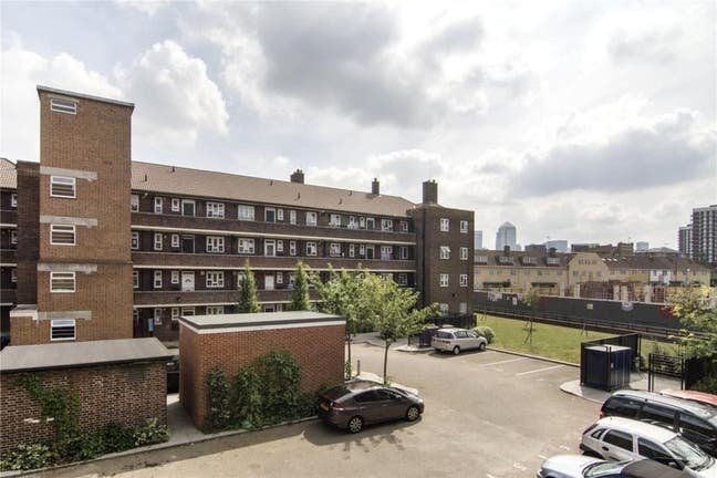 Fantastic 4 Bed Flat (NO LOUNGE) to rent Mile End Main Photo