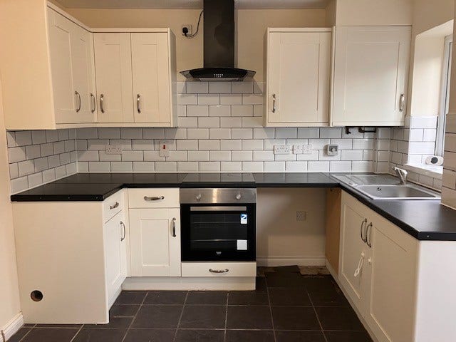 2 Bed House To Let Main Photo