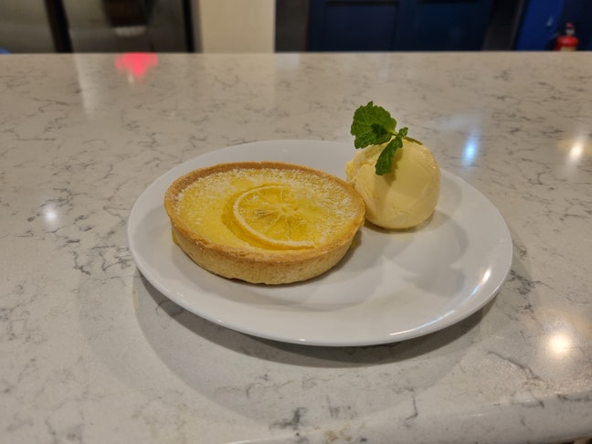 Looking for accommodation for a base . Main Photo