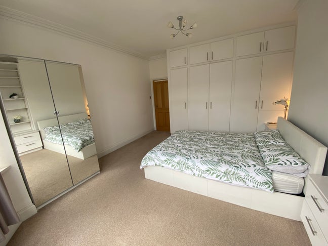 Spacious double room in modern house, quiet area Main Photo