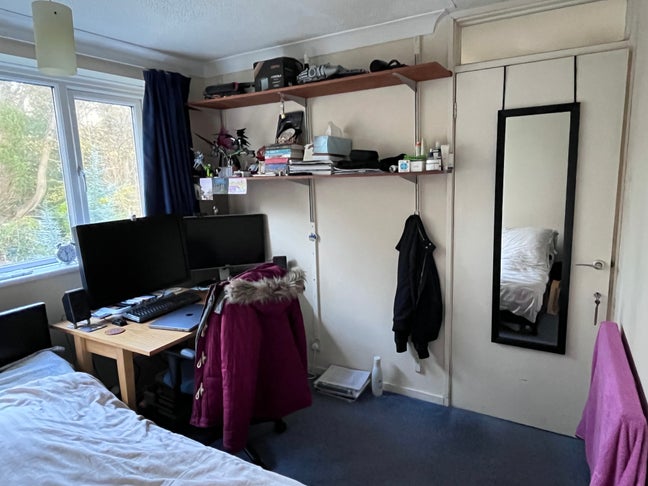 Double room in calm house Main Photo