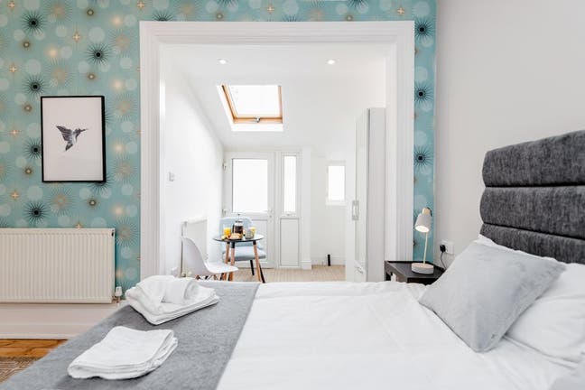 Large Double Room in Watford WD17 Main Photo