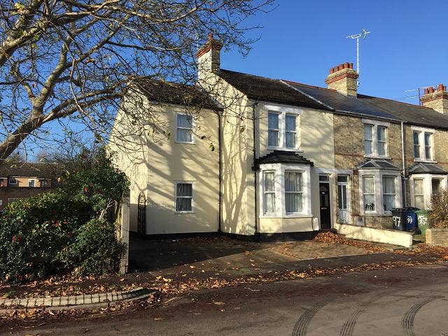 Large Double En-Suite Room – Vinery Road, CB1 Main Photo