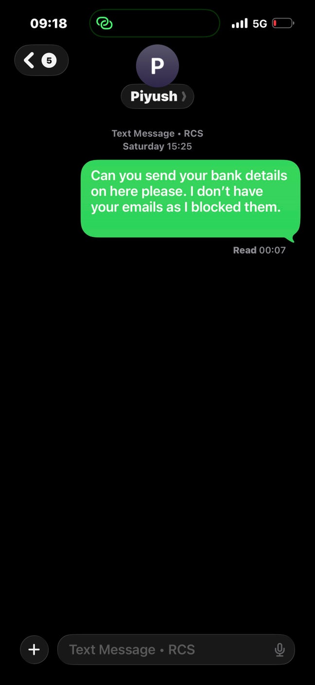 Beautiful room in beautiful house in quiet road  Main Photo