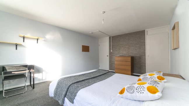 Large Double room in Kilburn Available Now! Main Photo