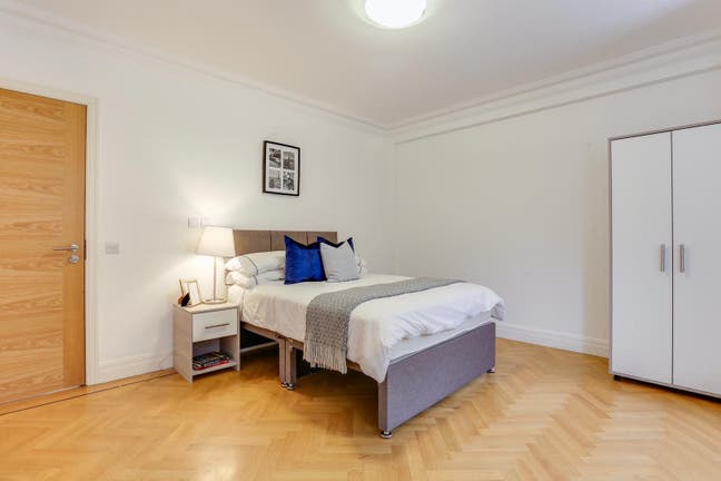 Gorgeous Ealing Bedroom For Short Let Main Photo