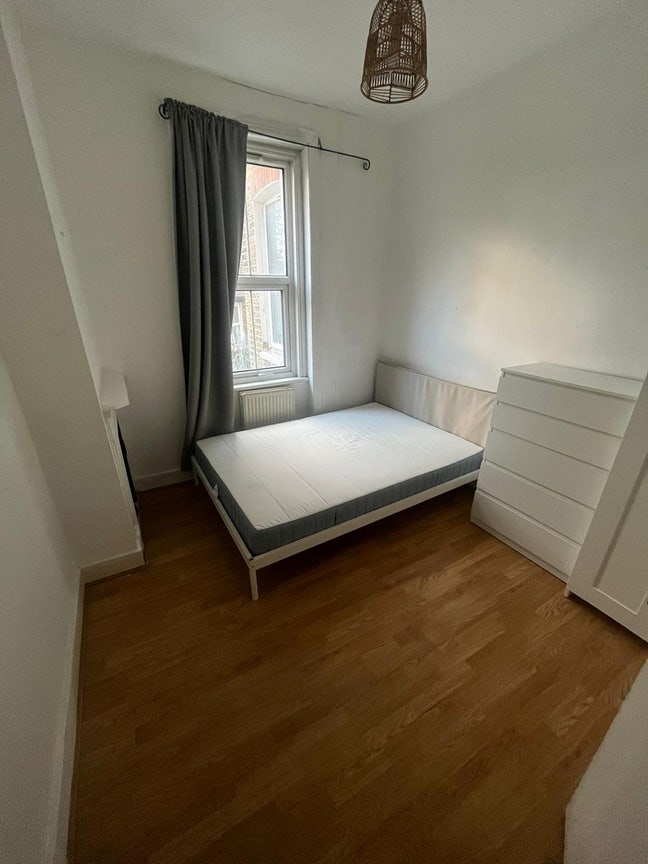 Clapham Room - Super Cheap Friendly House!  Main Photo