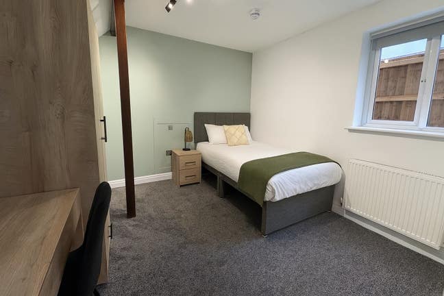 Brand New Ensuite Rooms –Close to City & Hospital! Main Photo